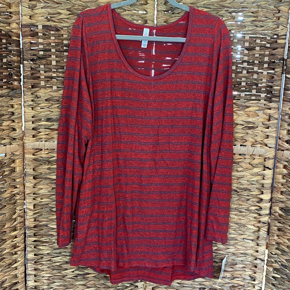 LulaRoe Leanne Shirt